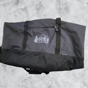 REI COOP Roadtripper 100L Pirate Black Duffel Bag Camping Rarely Used Excellent